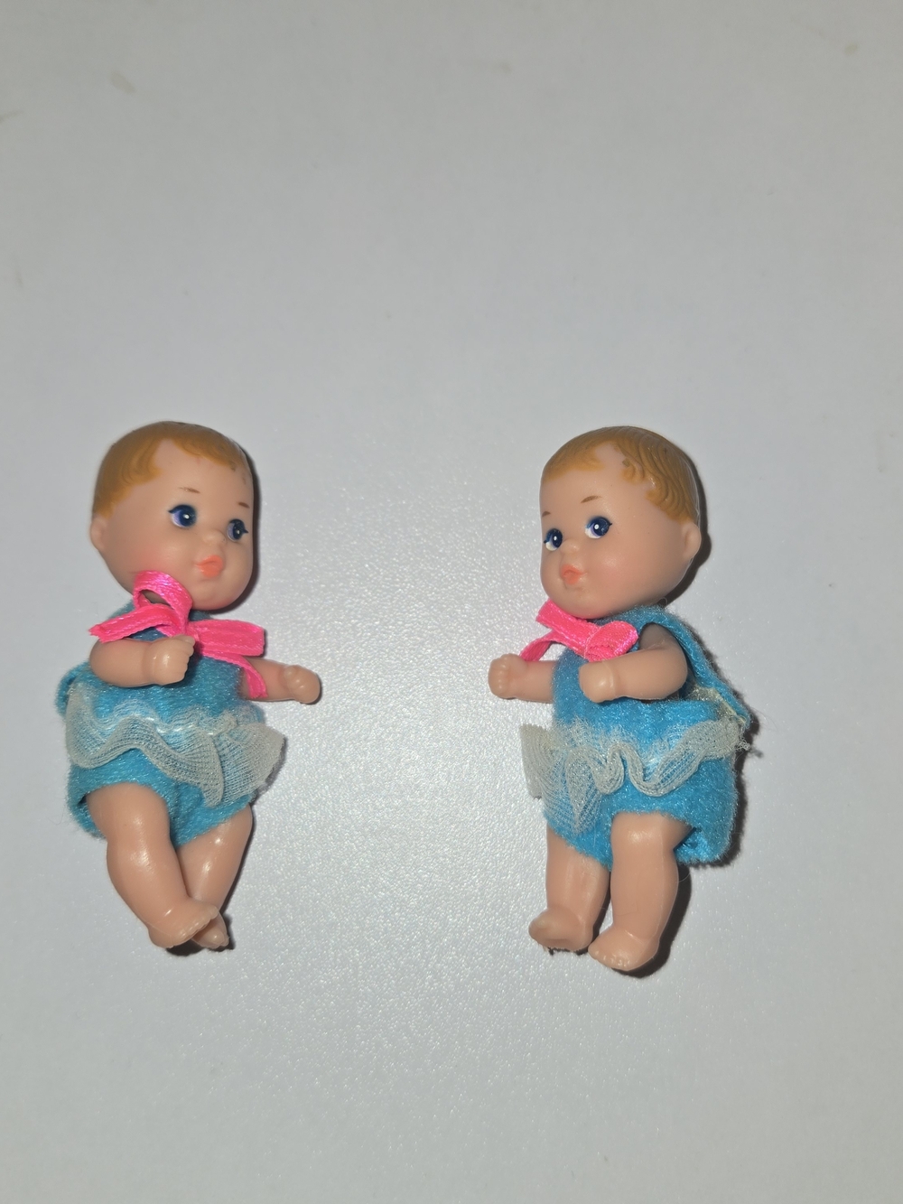 Vintage Barbie Krissy Dolls Lot of 2 Twins Blue Outfits 1973 Stamp Mattel